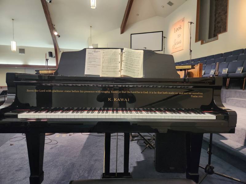 Grand Piano, key lid Lettering from Scott R, CA
