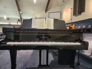 Grand Piano, key lid Lettering from Scott R, CA